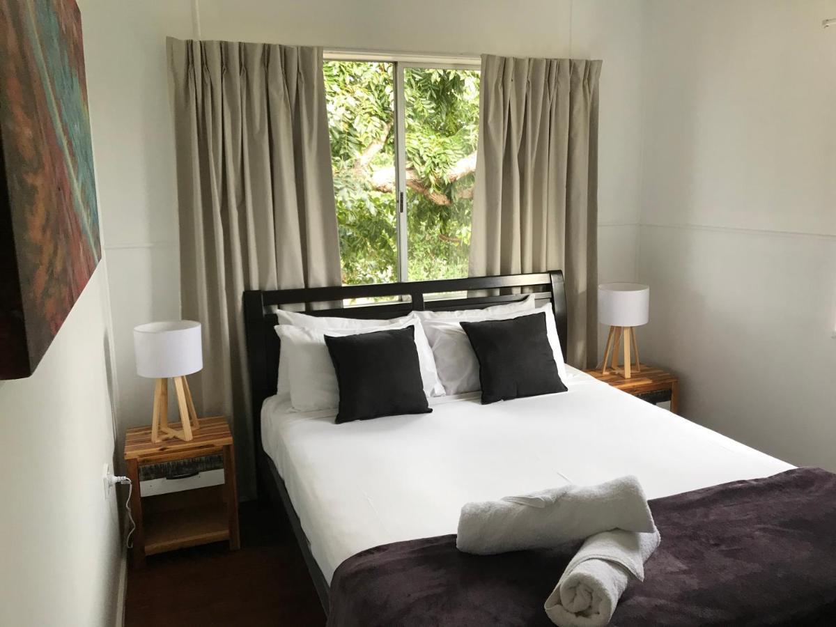 Ferienwohnung Ocean Breeze Units Bowen Exterior foto