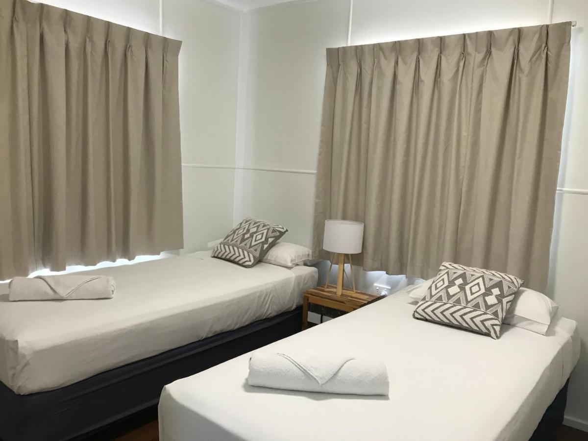 Ferienwohnung Ocean Breeze Units Bowen Exterior foto
