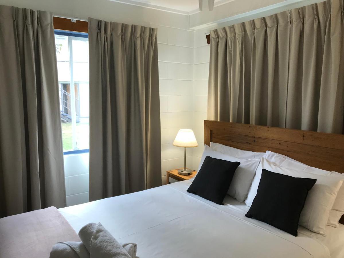 Ferienwohnung Ocean Breeze Units Bowen Exterior foto