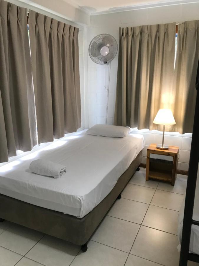 Ferienwohnung Ocean Breeze Units Bowen Exterior foto