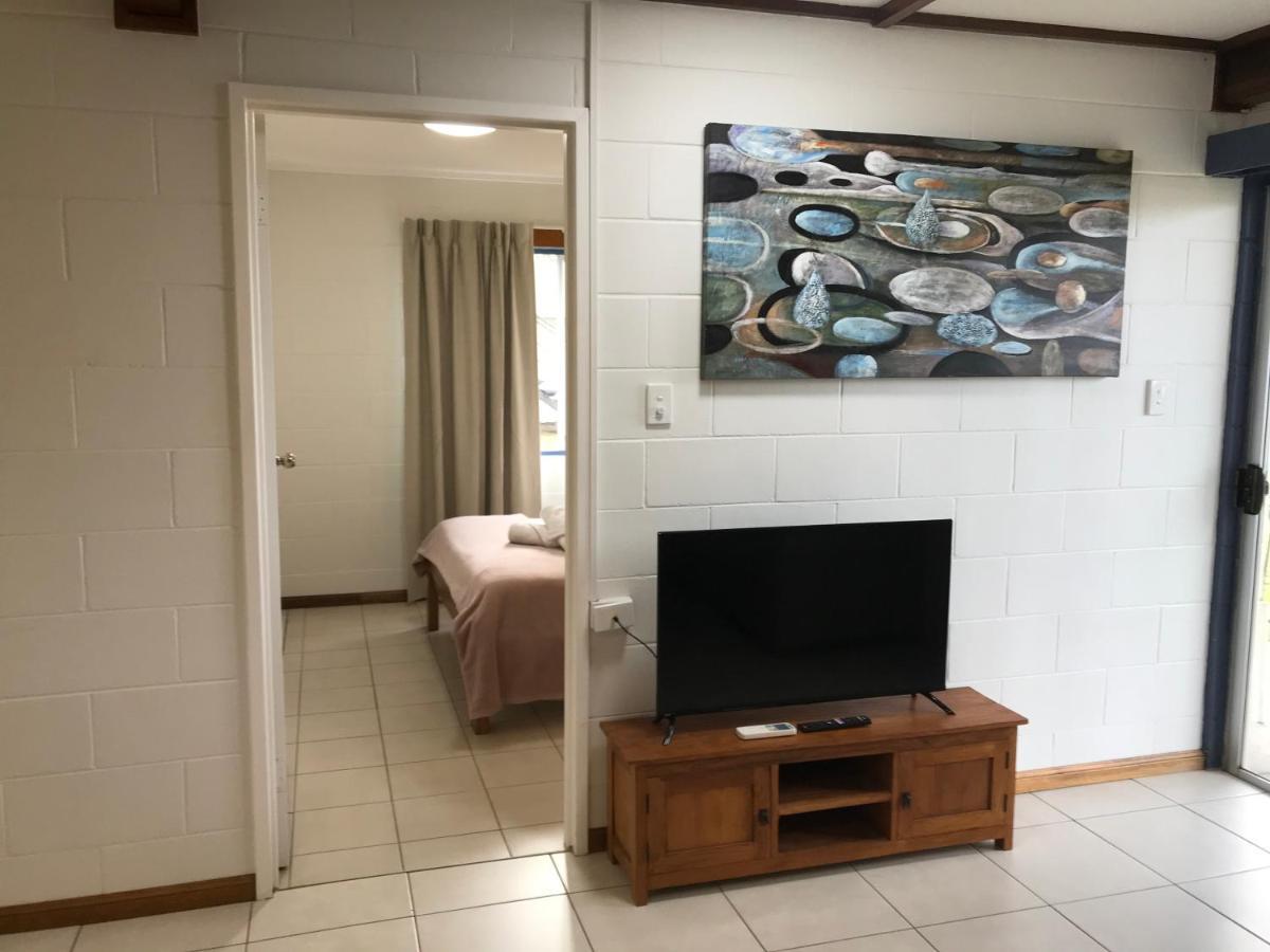 Ferienwohnung Ocean Breeze Units Bowen Exterior foto