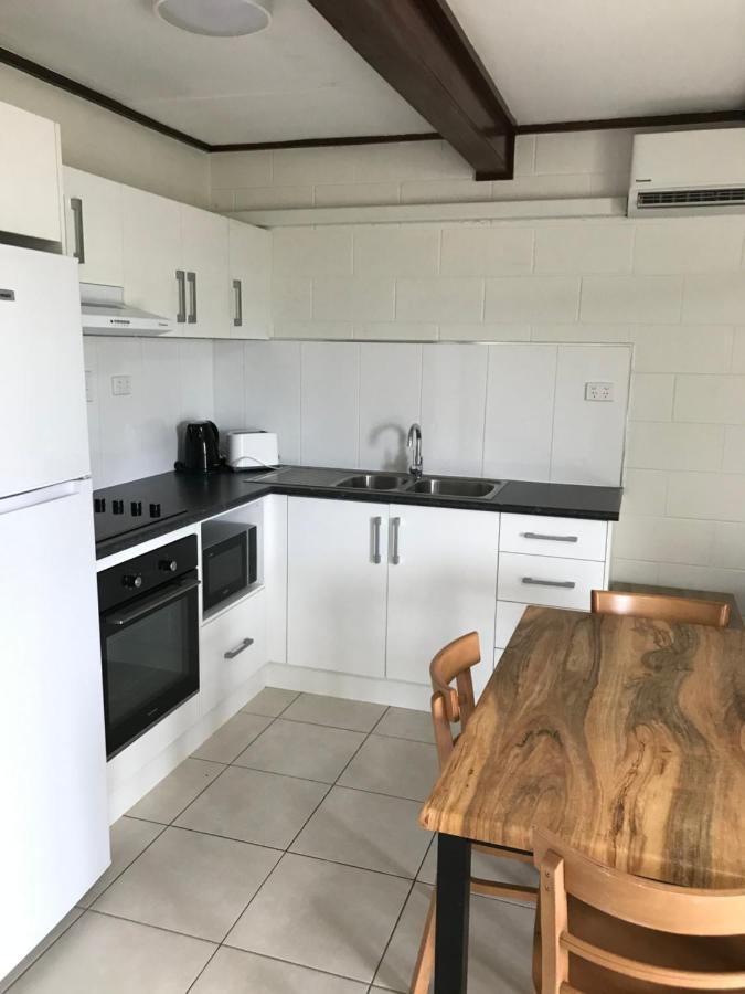 Ferienwohnung Ocean Breeze Units Bowen Exterior foto
